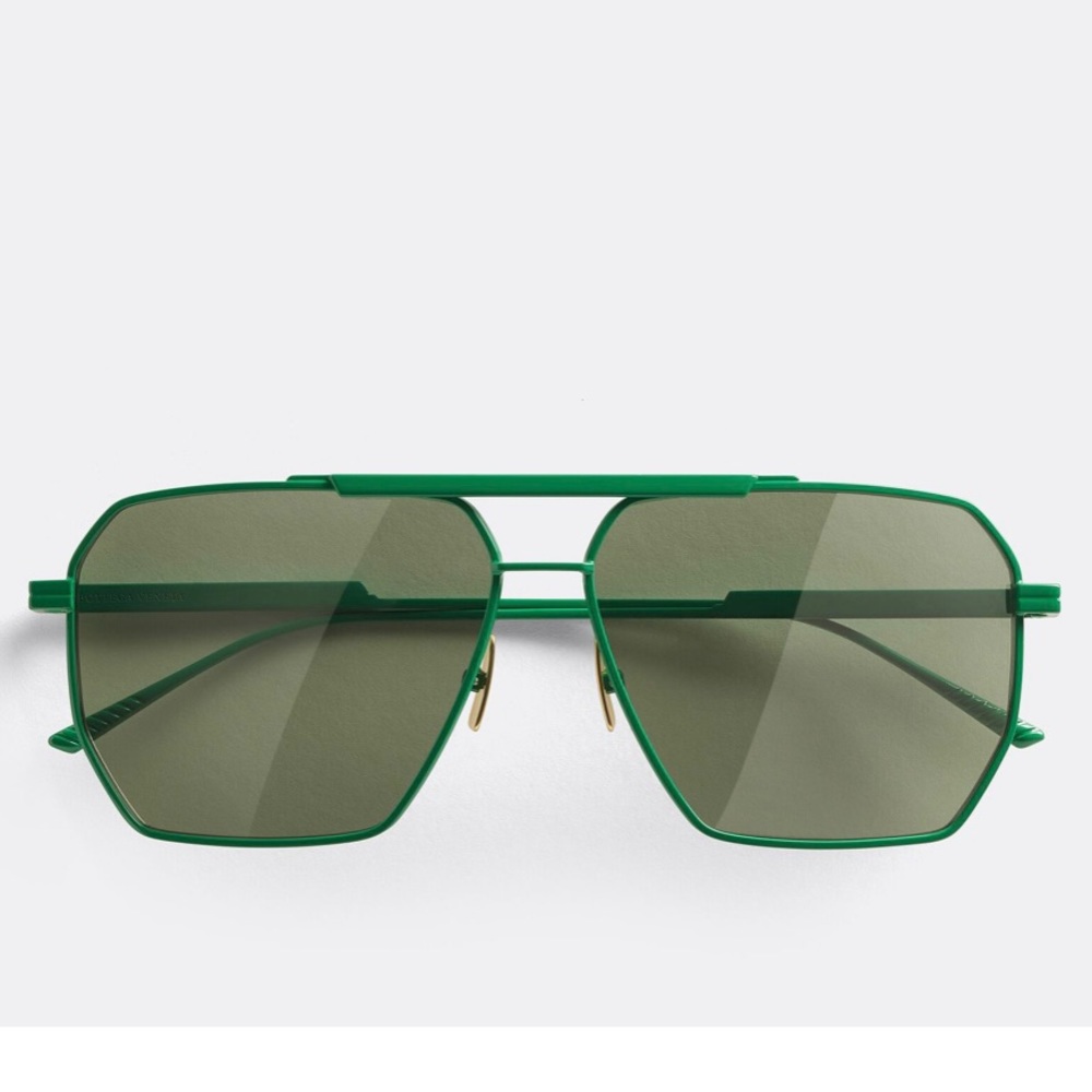 Bottega Veneta Classic Aviator Sunglasses NWT